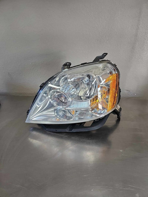 2005-2007 Ford 500 Left Headlamp Assembly