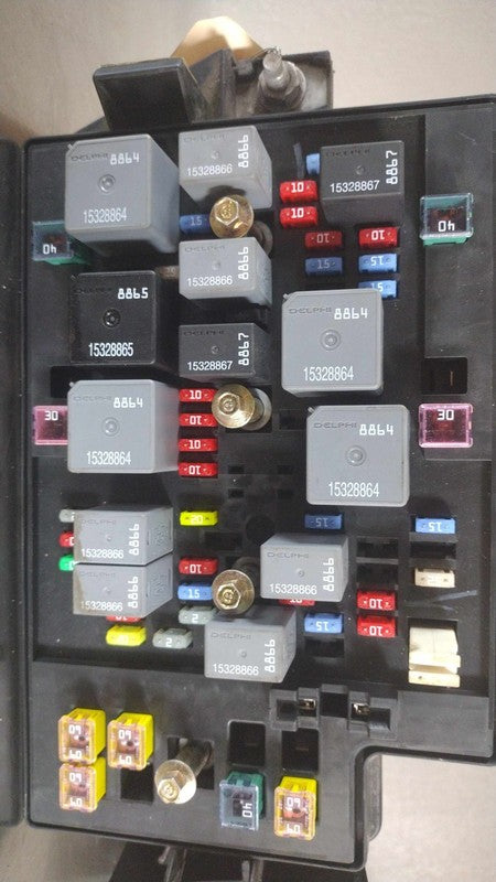 2003-2005 Buick Rendezvous Engine Fuse Box OEM#10338237