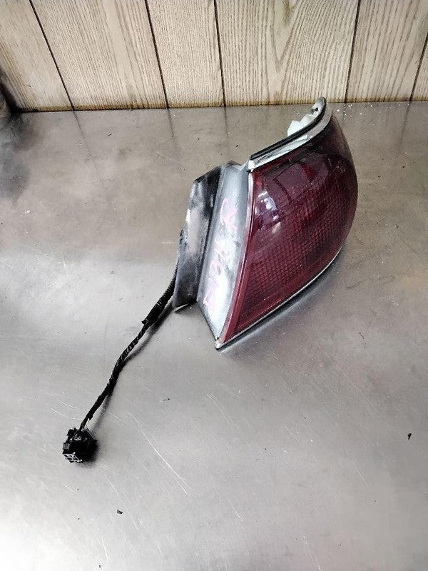 Tail Light Assembly BUICK LESABRE Right 01 02 03 04 05