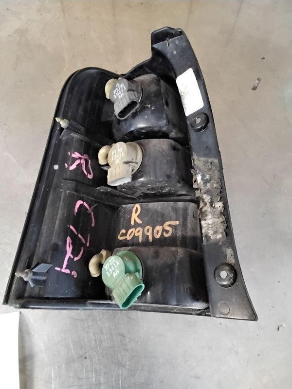 Tail Light Assembly FORD ESCAPE Right 01 02 03 04 05 06 07