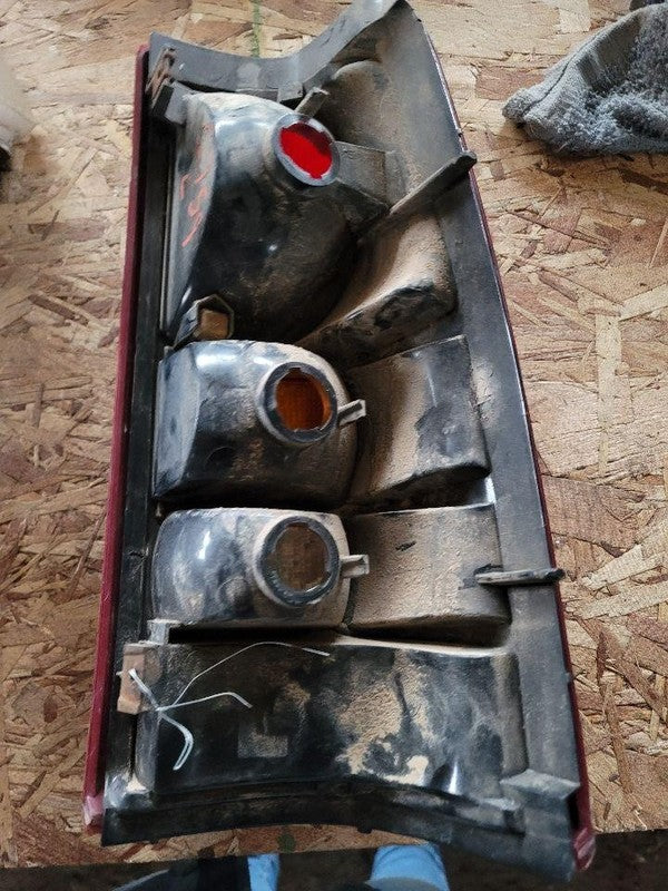 Tail Light Assembly CHEVY SILVERADO 1500 Left 99 00 01 02