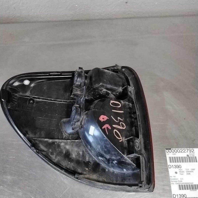 Tail Light Assembly DODGE CARAVAN Right 04 05 06 07