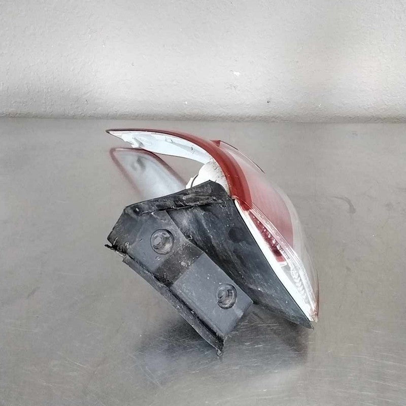2013-2016 Ford Escape Right Tail Light Assembly