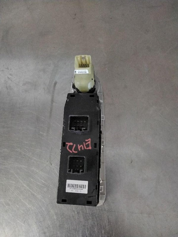Door Switch Front CHRYSLER 300 05