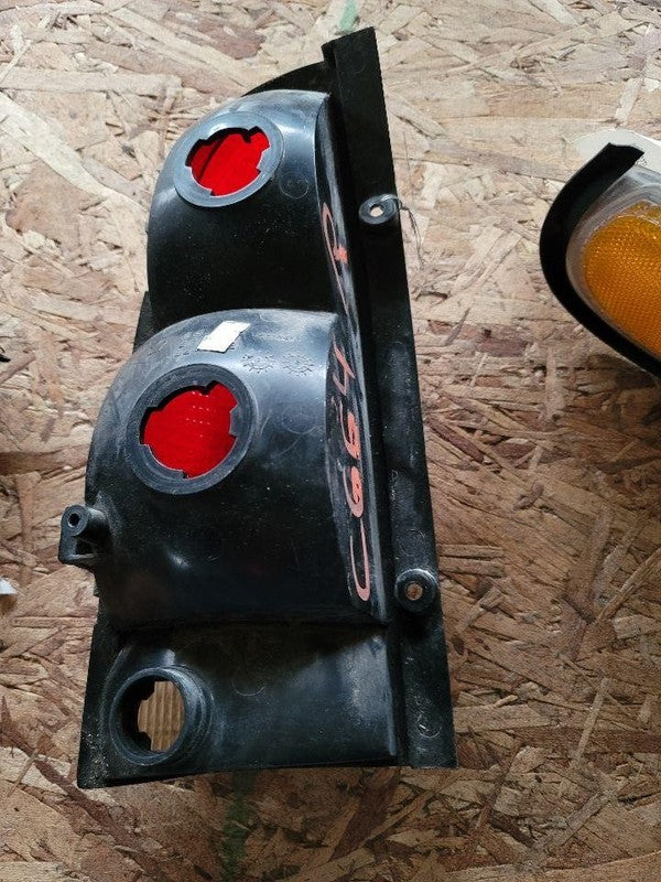 Tail Light Assembly NEW YORKER FWD Right 92 93