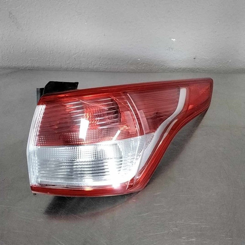 2013-2016 Ford Escape Right Tail Light Assembly