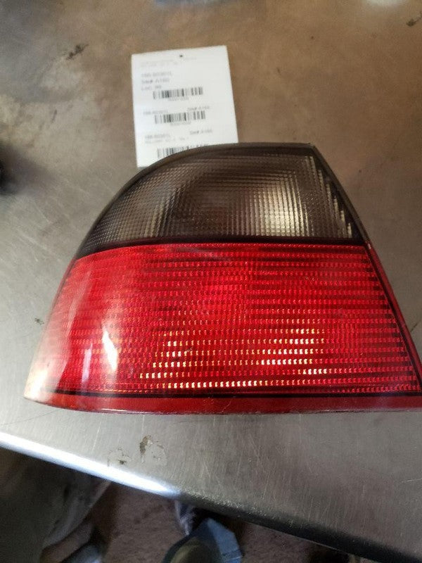 Tail Light Assembly SAAB 9-5 Left 99 00 01