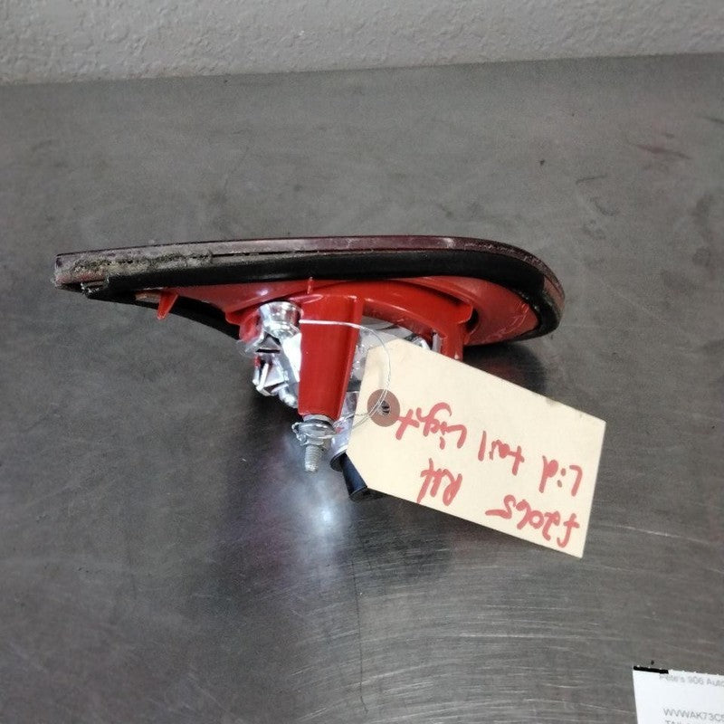 Tail Light Assembly VW PASSAT Right 06 07 08 09 10
