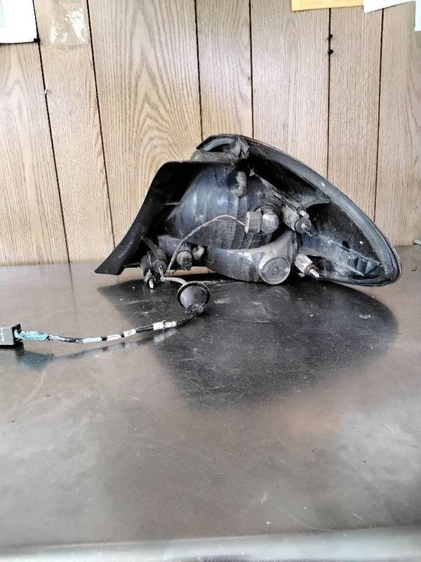 Tail Light Assembly FORD TAURUS Left 00 01 02 03