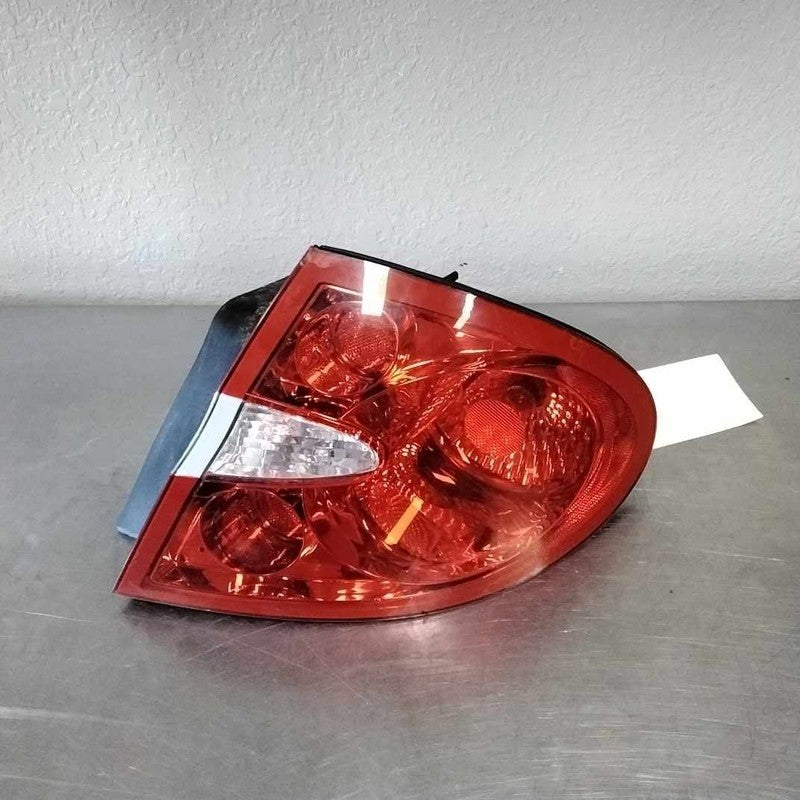 2005-2009 Buick Lacrosse Right Tail Light Assembly OEM# 25918363