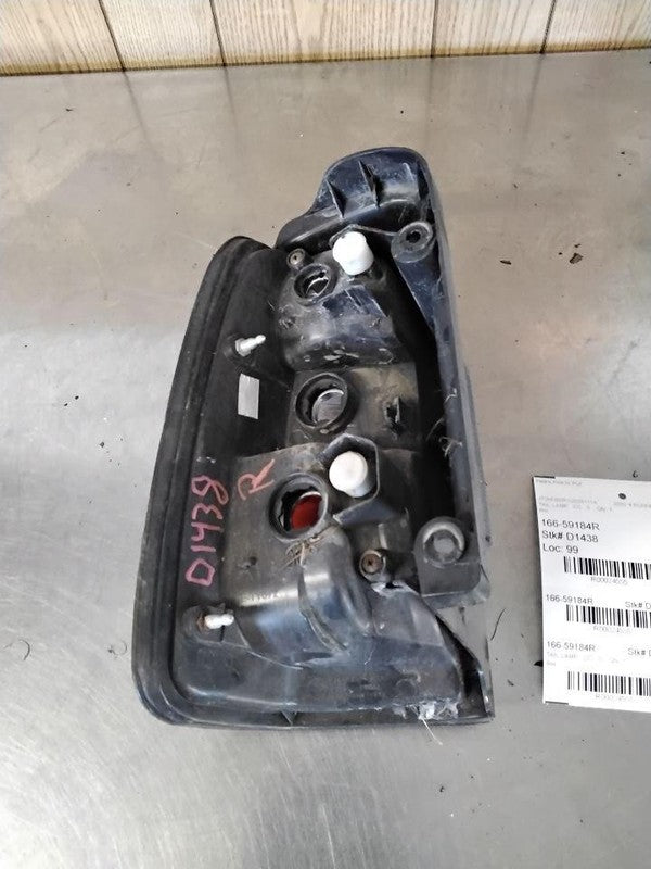 Tail Light Assembly TOYOTA 4RUNNER Right 01 02