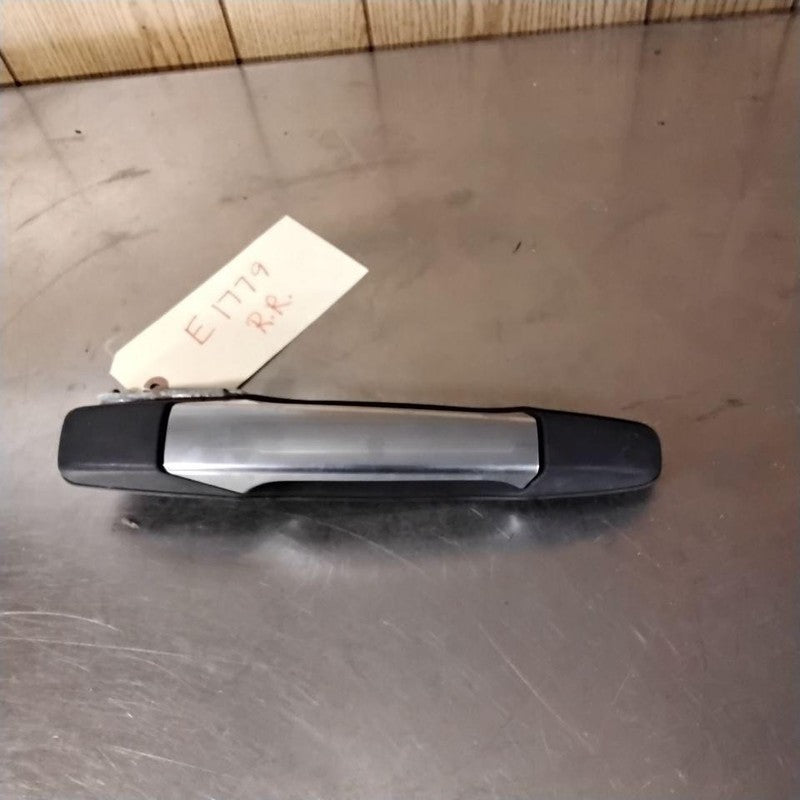 Outside Door Handle CHEVROLET TAHOE Right 07 08 09 10 11 12 13 14