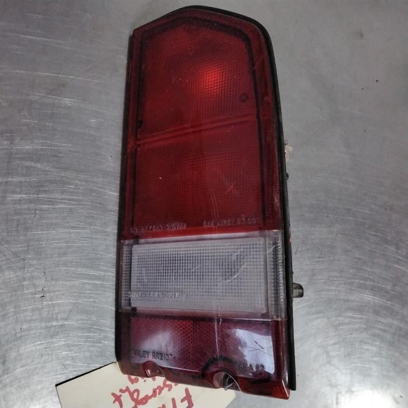 Tail Light Assembly CHEVY GEO TRACKER Right 90 91 92 93 94 95 96 97 98