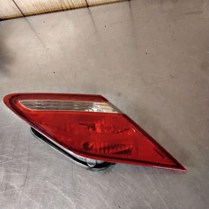 Tail Light Assembly TOYOTA AVALON Left 05 06 07 10