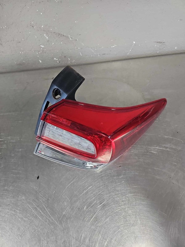 2018-2019 Subaru XV Crosstrek Right Quarter Tail Light Assembly OEM# 8