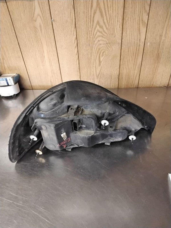Tail Light Assembly PONTIAC GRAND AM Right 99 00 01 02 03 04 05
