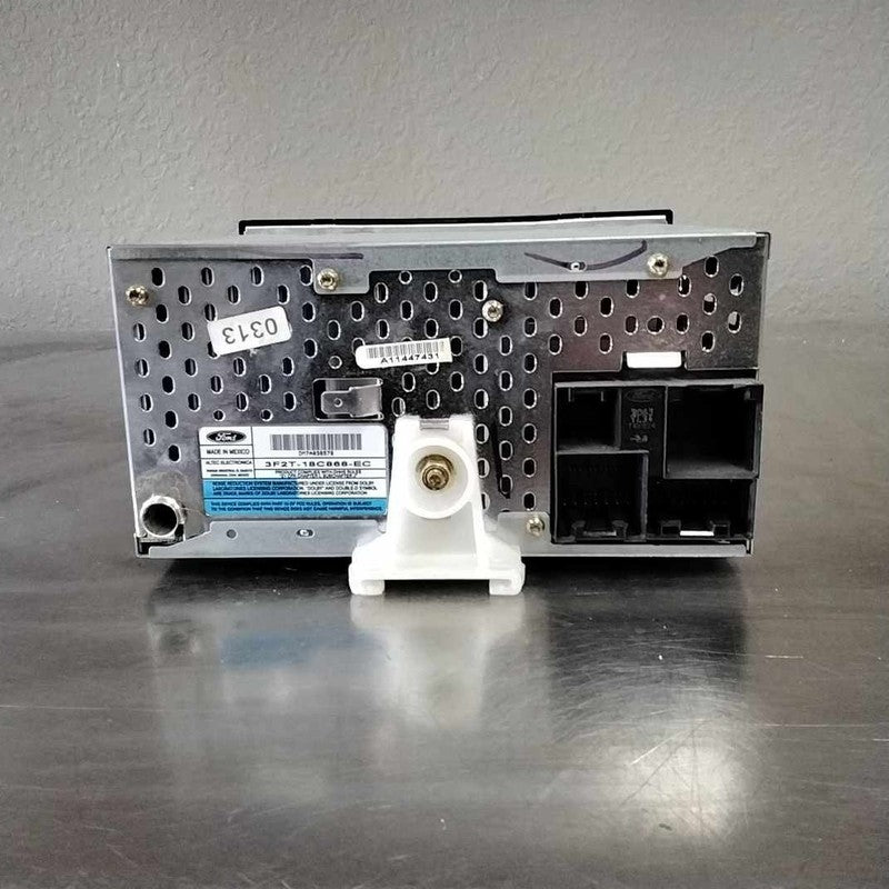 1999-2003 Ford Windstar Audio & Visual Equip.(radio) OEM#1F2Z18806BA