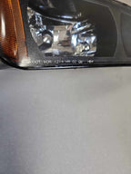 2002-2005 Chevrolet Avalanche 1500 Right Headlamp Assembly