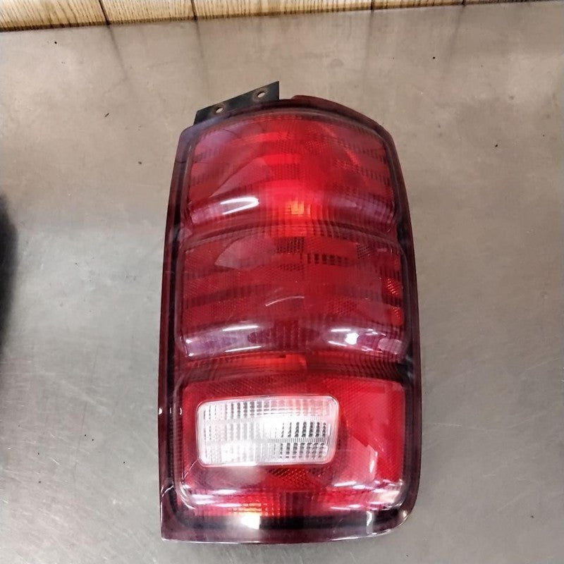Tail Light Assembly FORD EXPEDITION Right 97 98 99 00 01 02