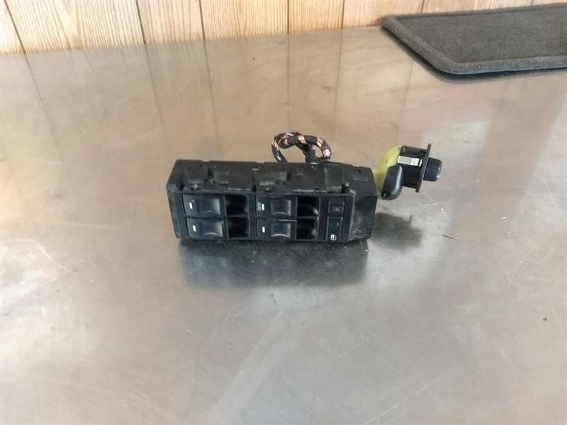 Door Switch Front CHRYSLER 300 06