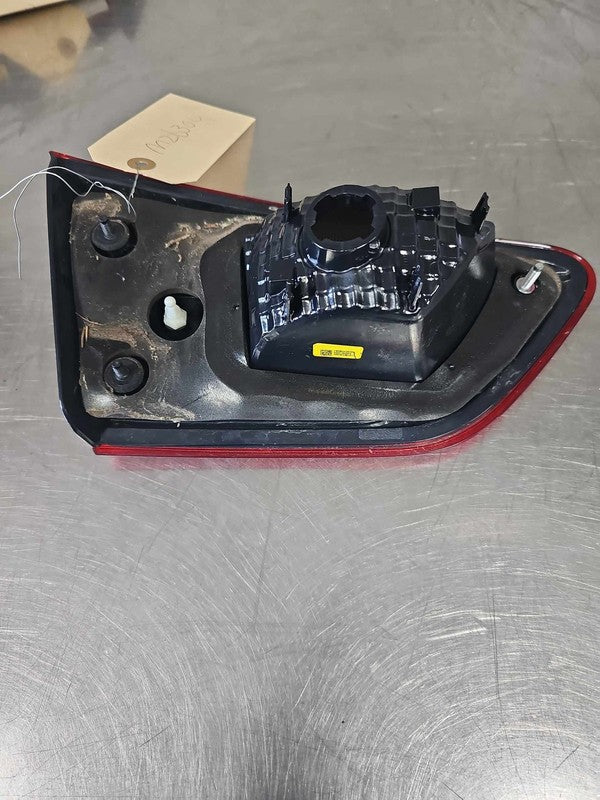 2018-2019 Subaru XV Crosstrek Right Liftgate Tail Light Assembly OEM# 