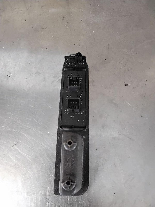 Door Switch Front FORD TAURUS 08 09