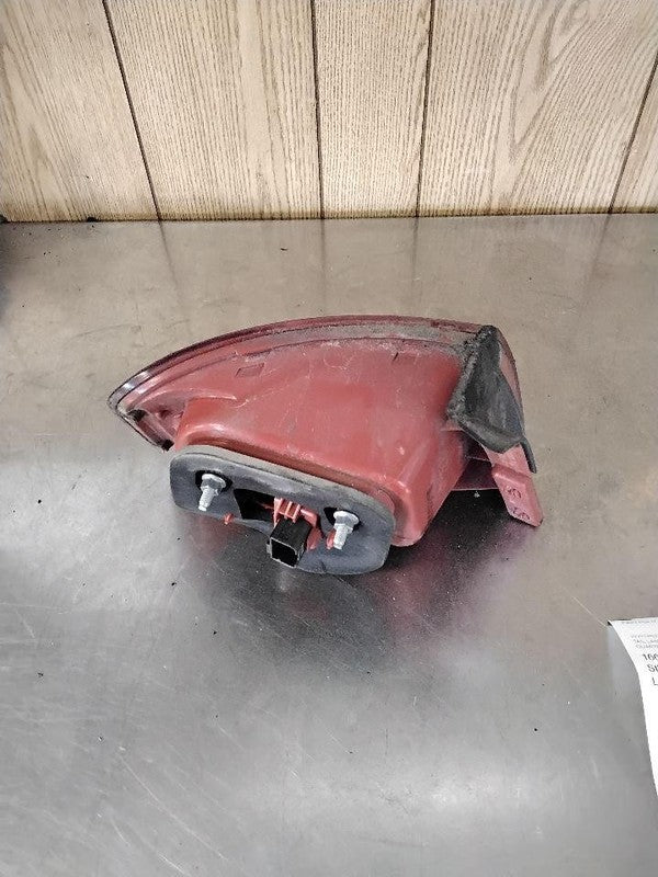 Tail Light Assembly VW PASSAT Right 06 07 08