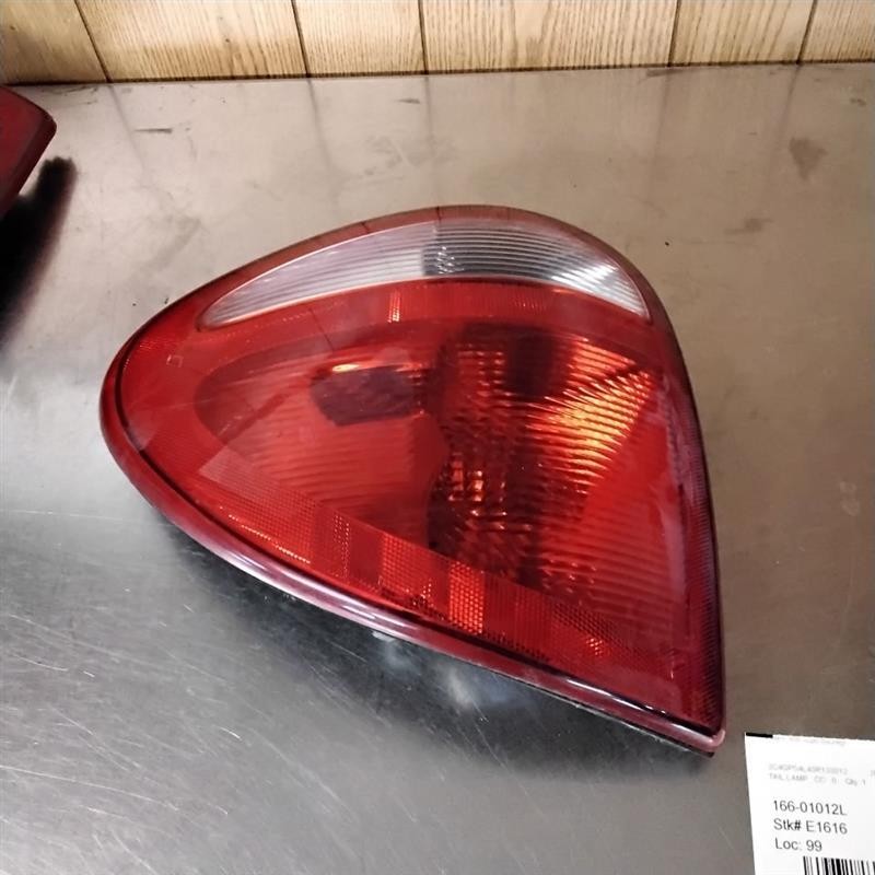 Tail Light Assembly CHRYSLER TOWN CNTRY Left 01 02 03