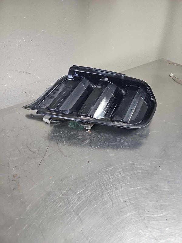 2015-2020 Ford Mustand Right Tail Light Assembly OEM# FR3Z13404F