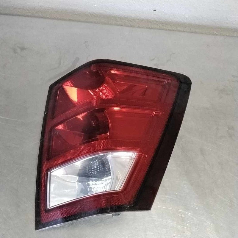 Tail Light Assembly JEEP GRAND CHEROKEE Right 05 06