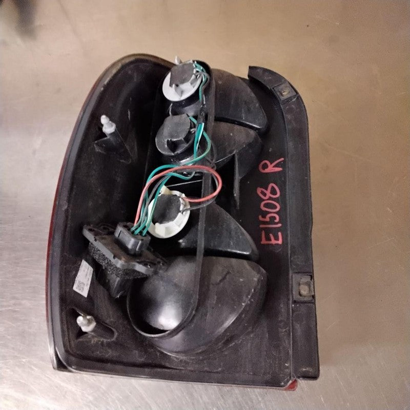 Tail Light Assembly JEEP LIBERTY Right 05 06 07