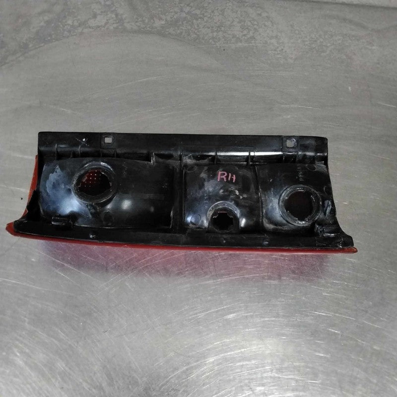 1985-2005 GMC Safari Right Tail Light Assembly