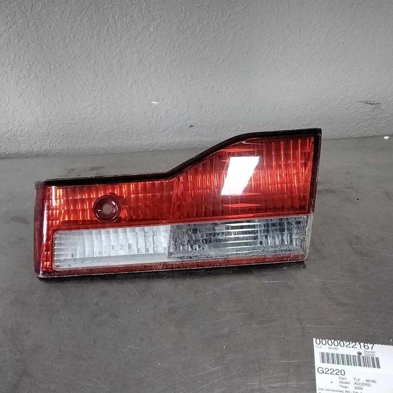 Tail Light Assembly HONDA ACCORD Right 01 02