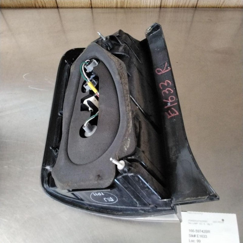 Tail Light Assembly TOYOTA PRIUS Right 04 05 06 07 08 09