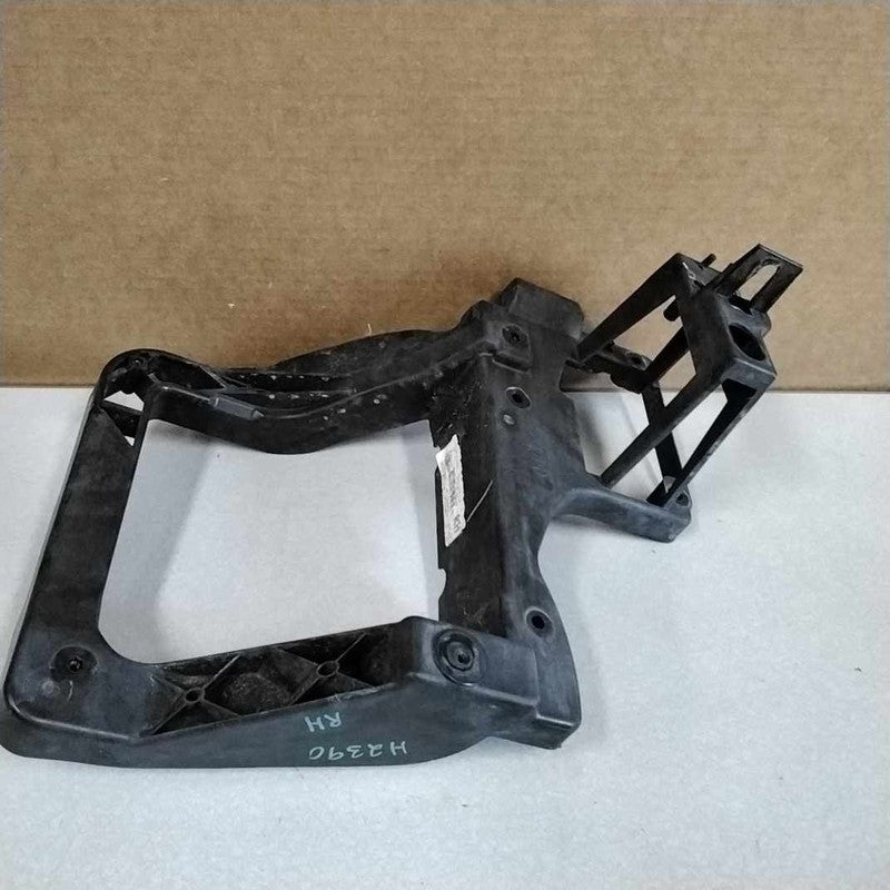 2016 Jeep Cherokee right Headlamp Mounting Bracket OEM #T510010AE