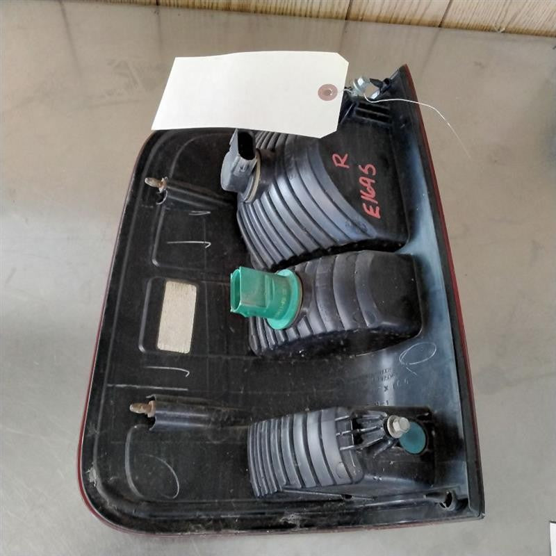 Tail Light Assembly FORD PICKUP F150 Right 04 05 06 07 08