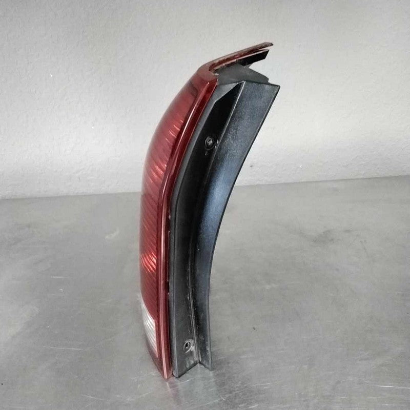 2002-2007 Saturn Vue Left Tail Light Assembly