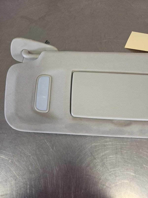 Sun Visor SUBURBAN 1500 Right 07 08 09 10 11 12 13 14
