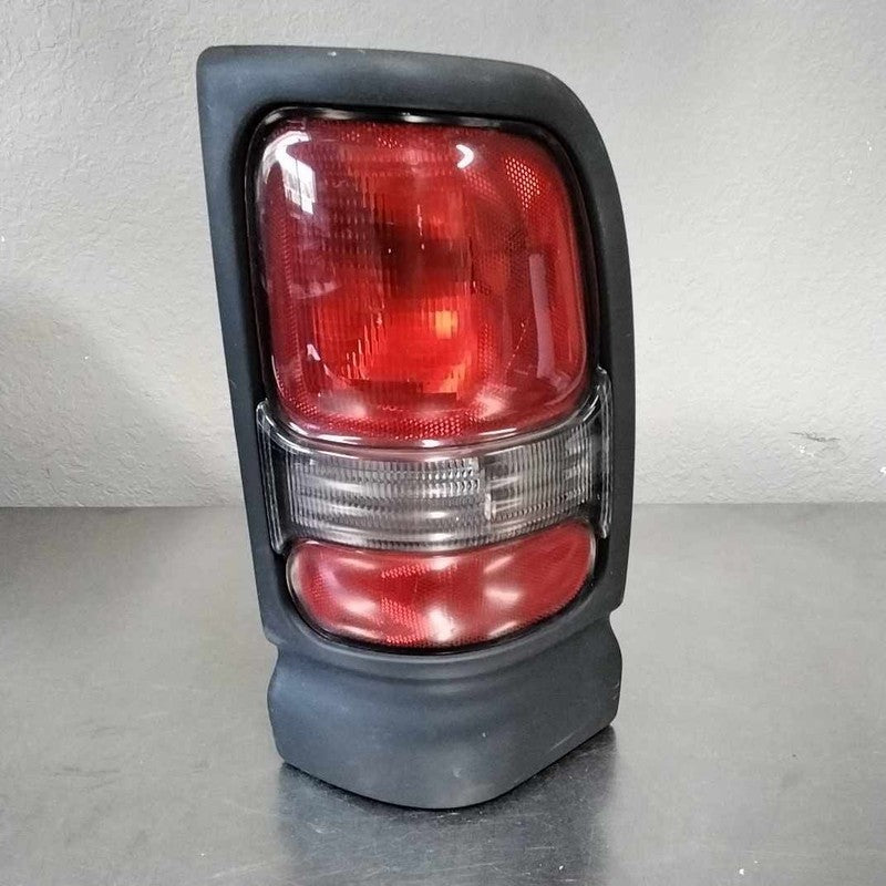1994-2001 Dodge Pick Up 1500 Right Tail Light Assembly