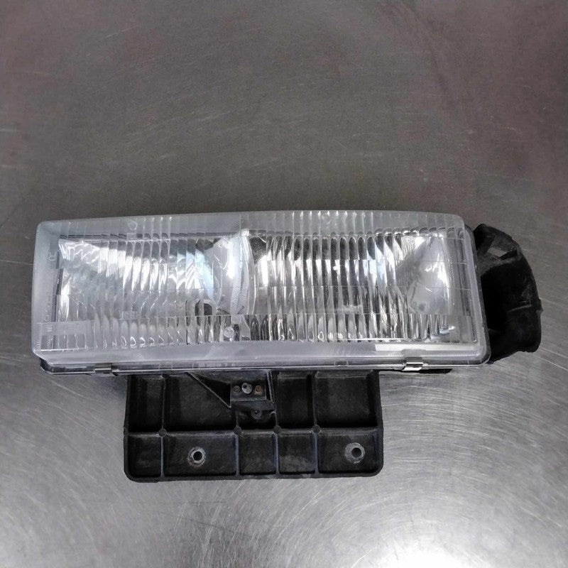 1995-2005 GMC Safari Right Headlamp Assembly OEM#16524092