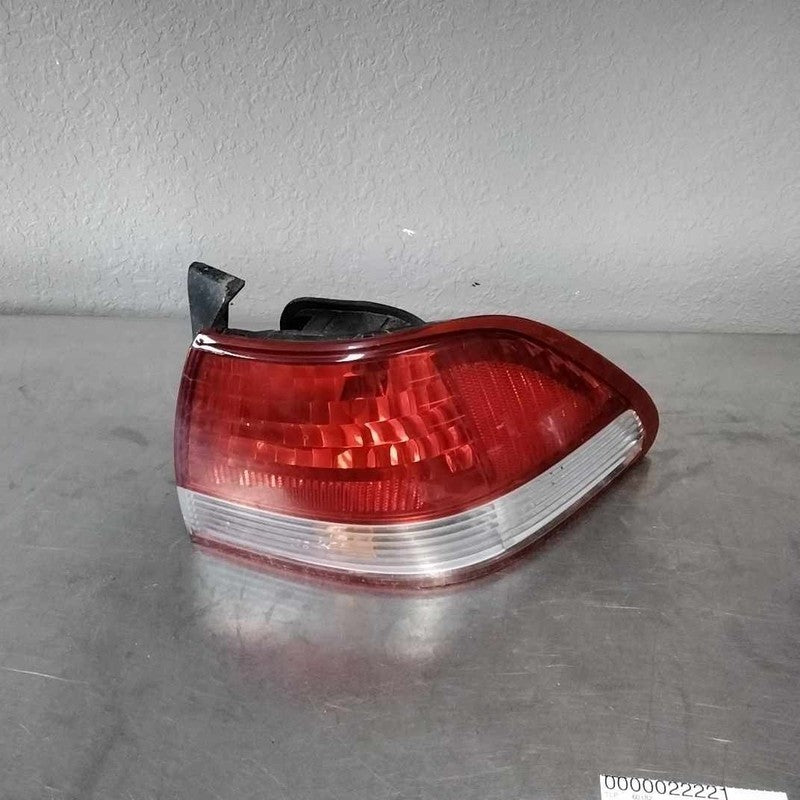 Tail Light Assembly HONDA ACCORD Right 01 02