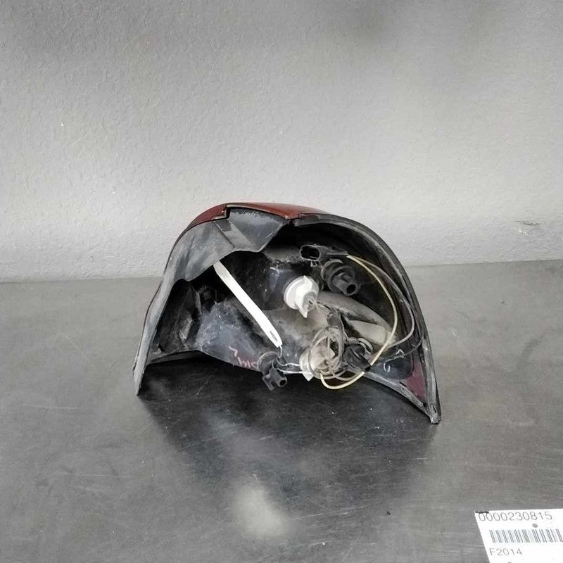 2004-2008 Left Tail Light Assembly Pontiac Grand Prix