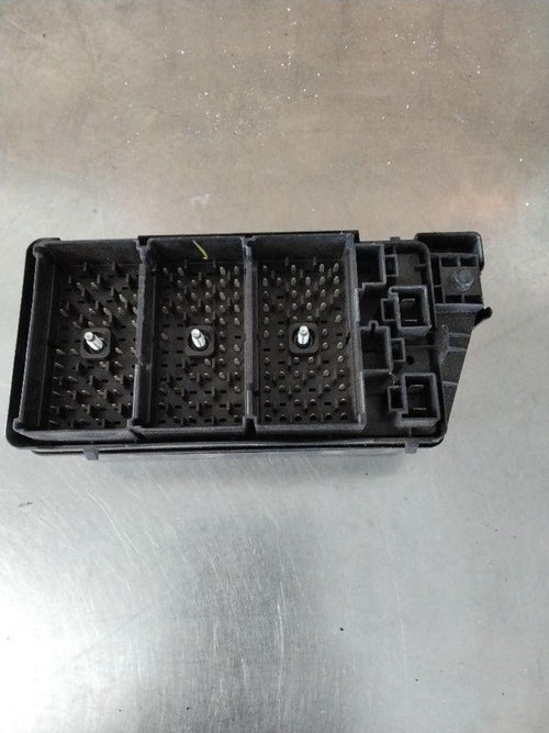 2002-2003 Saturn Vue Engine Fuse Box OEM#22704486