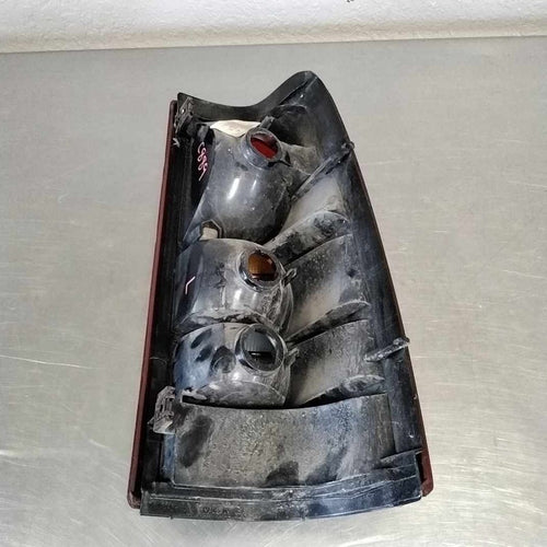 1999-2002 Left Tail Light Assembly Chevy Silverado 1500