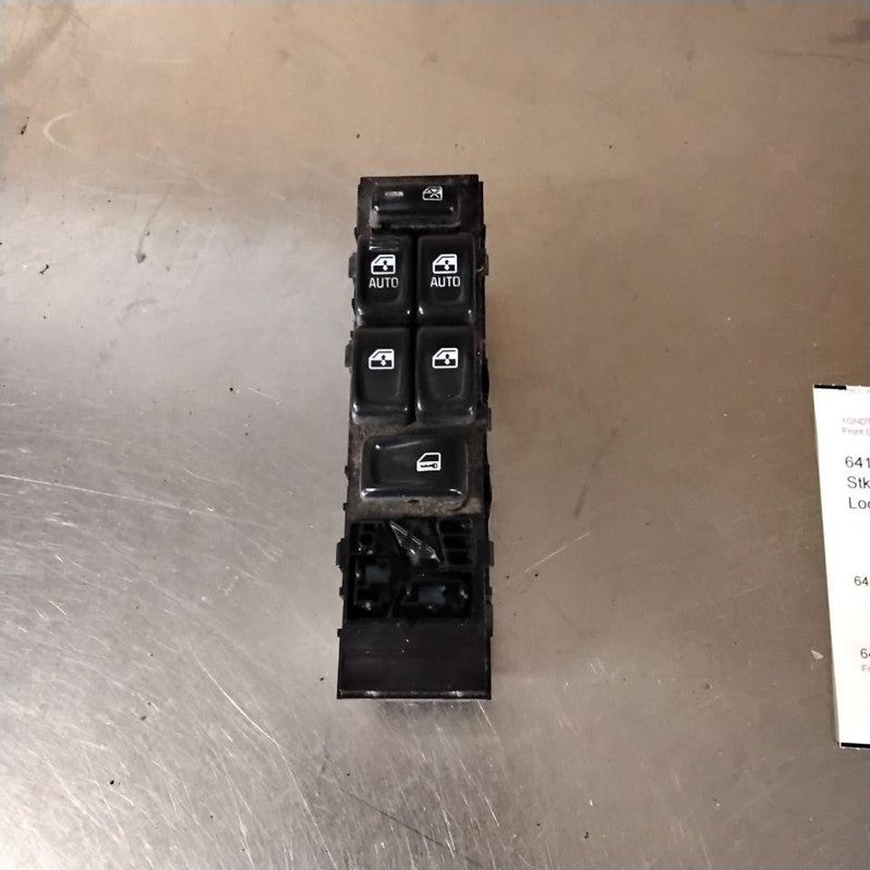 Door Switch Front TRAILBLAZER 02 03 04