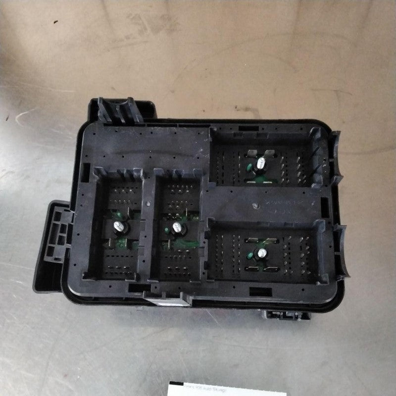 2010 Chevrolet Equinox Engine Fuse Box OEM#20848337