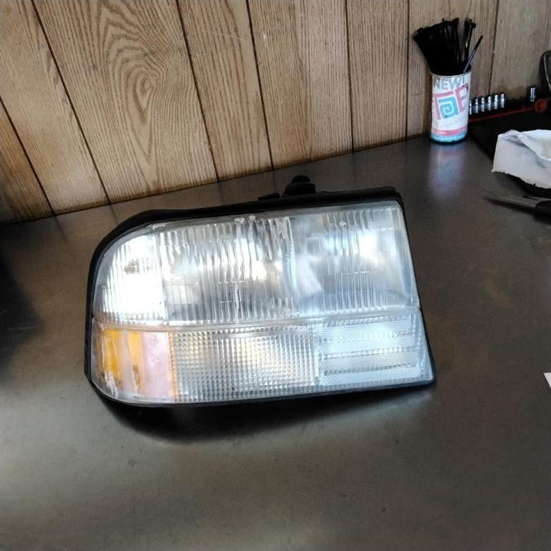 Headlamp Assembly OLDS BRAVADA Right 98 99 00 01