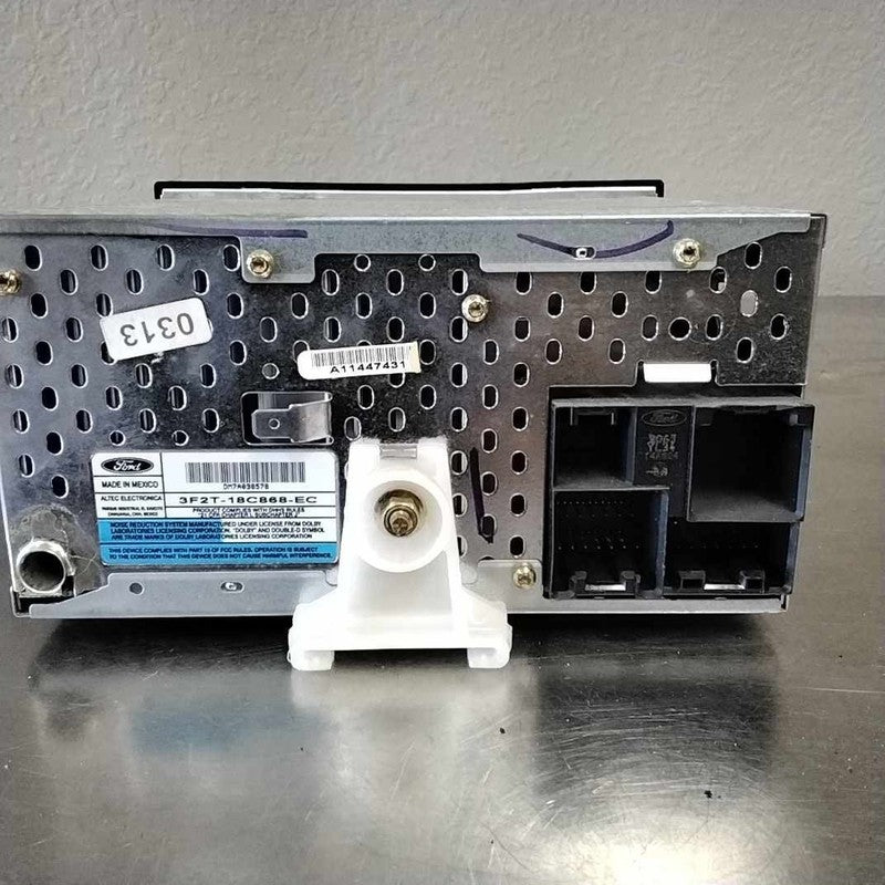 1999-2003 Ford Windstar Audio & Visual Equip.(radio) OEM#1F2Z18806BA
