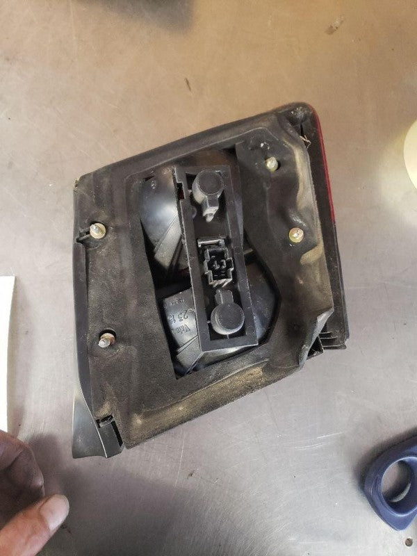 Tail Light Assembly SAAB 9-5 Left 99 00 01