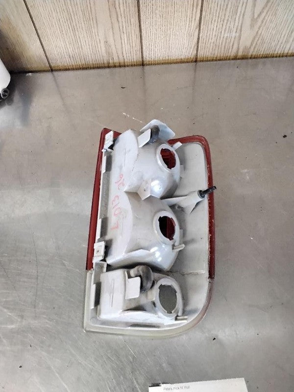 Tail Light Assembly BLAZER S10/JIMMY S15 Left 95 96 97 98 99 00 01 02 